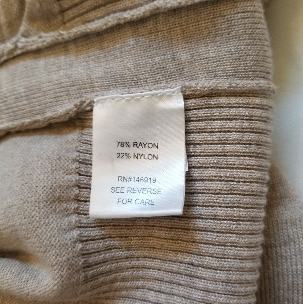 New Ruched Long Sleeve - Picture 3 of 3